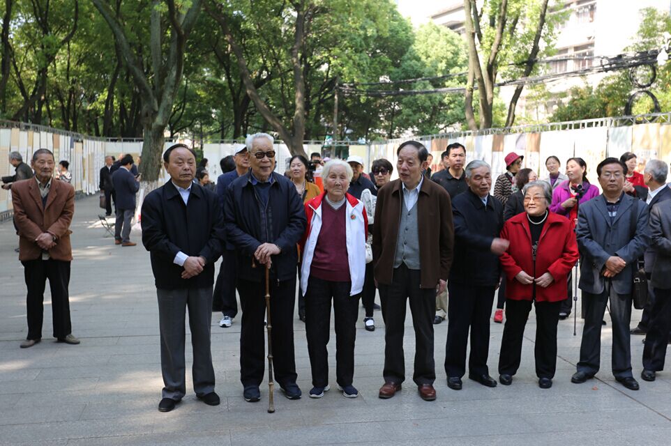 孝感市举办"家和万事兴"书画展-市州动态-湖北省老年大学